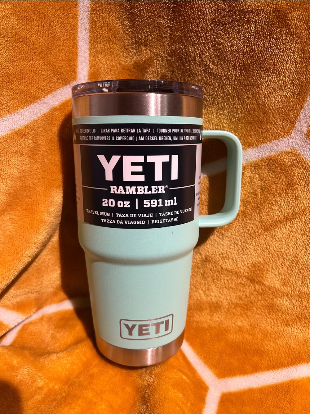 Yeti Rambler 20 oz Travel Mug in Aqua Mint